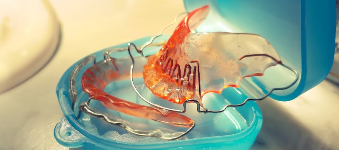 Metal retainer online